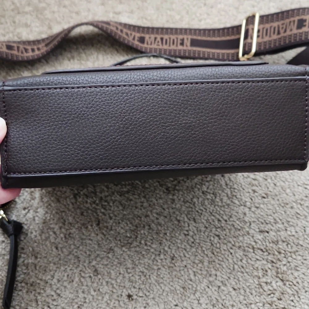 Steve Madden Black Crossbody Bag with Brown Strap - Picture 3 of 8